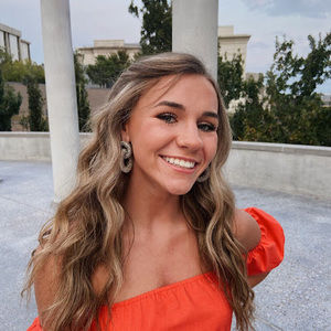 Meet your Posher, Brooke